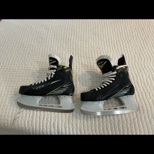 Mens CCM Ice Skates - used twice!!